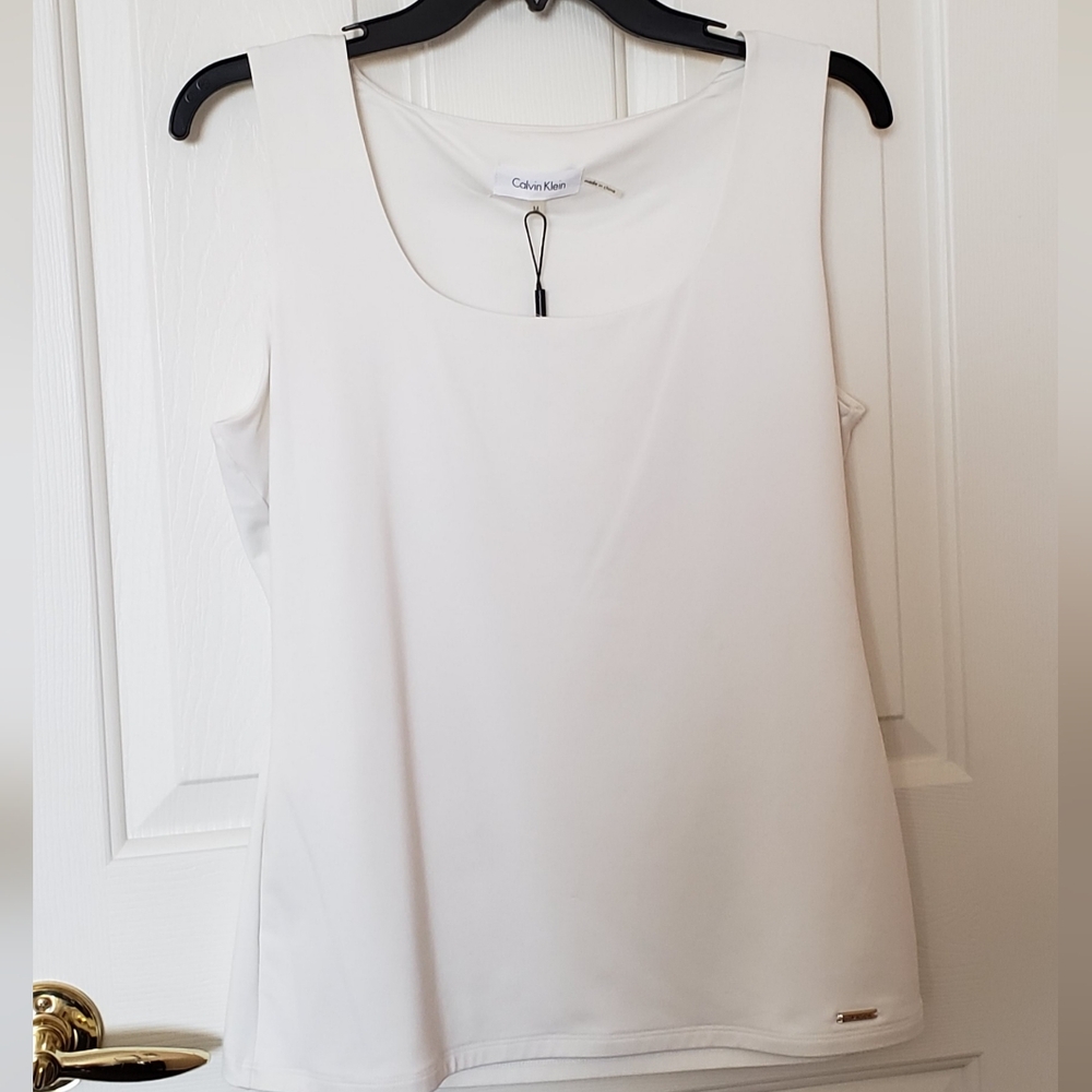 Calvin Klein scoop tank M. NWT